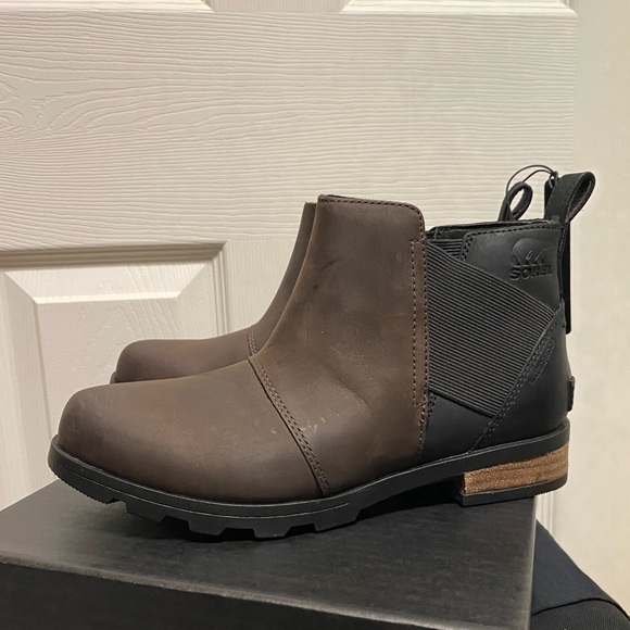 🌲NWT🌲 Sorel Emelie Chelsea Bootie - Picture 4 of 11
